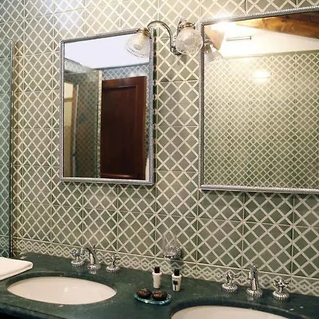 Hotel La Torre Dei Canonici 3*